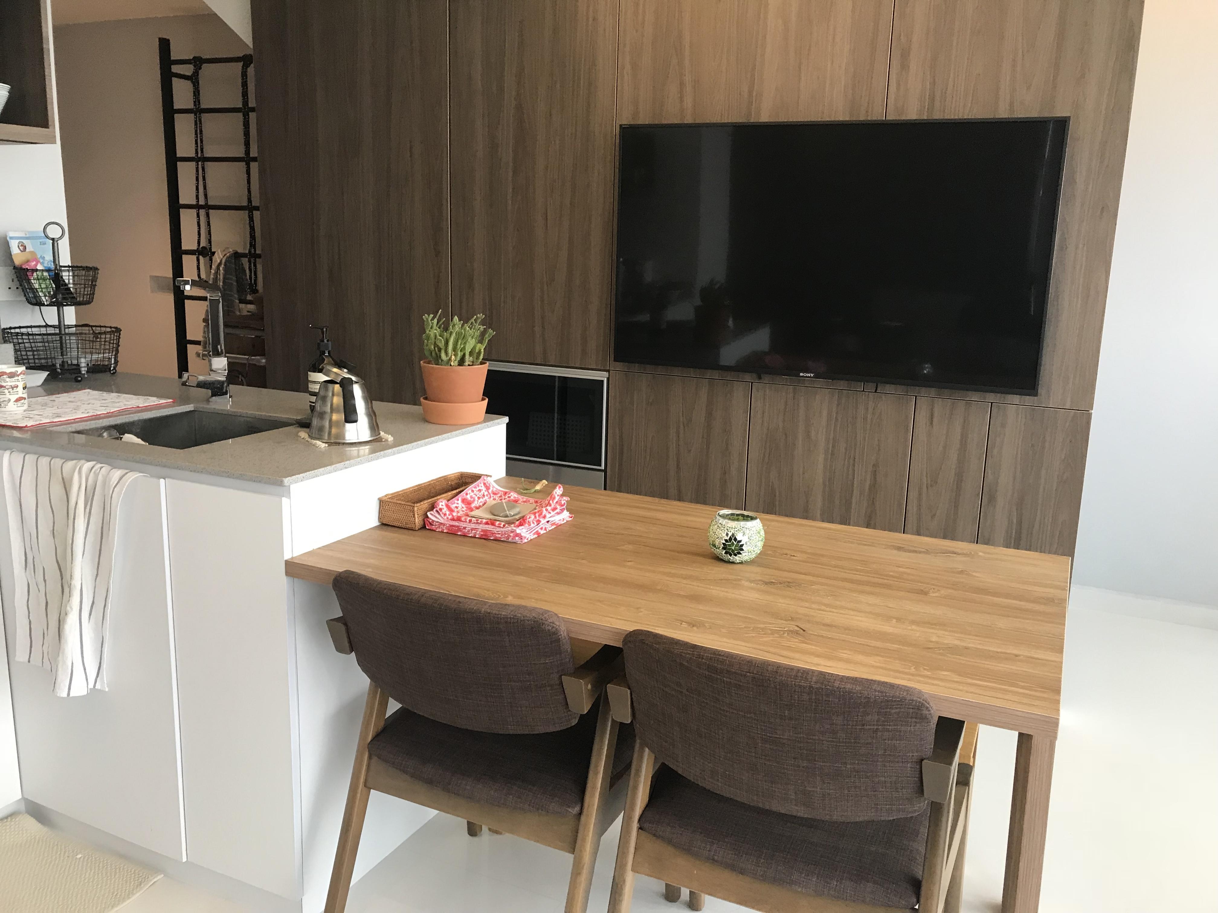 Condominium for Rent: D02, 088661