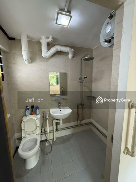 649 Hougang Avenue 8