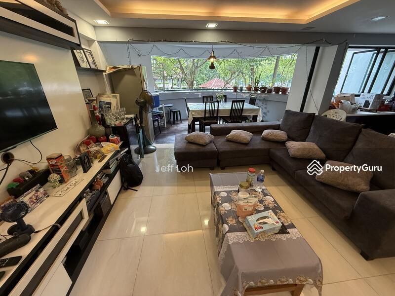 649 Hougang Avenue 8