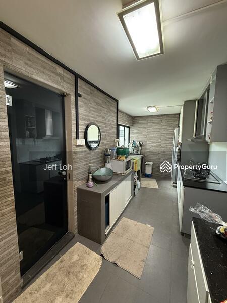 649 Hougang Avenue 8