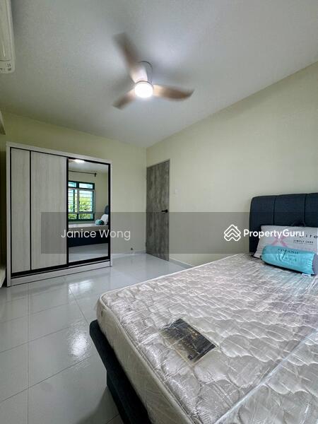 Prop-GPT: HDB Flat: D27  352C Canberra Road