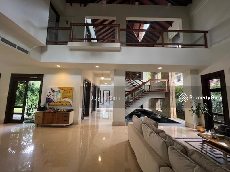 High Ceiling, Huge Garden, Elevated Tropical Gcb
