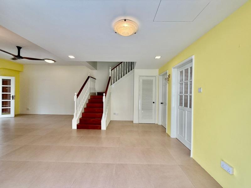 Seletar Hills Estate Corner Terrace For Rent, $6,470, 4 Bed 3 Bath 2,000 sqft $2.97 psf