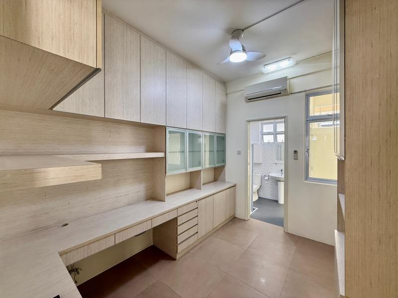 Seletar Hills Estate Corner Terrace For Rent, $6,470, 4 Bed 3 Bath 2,000 sqft $2.97 psf