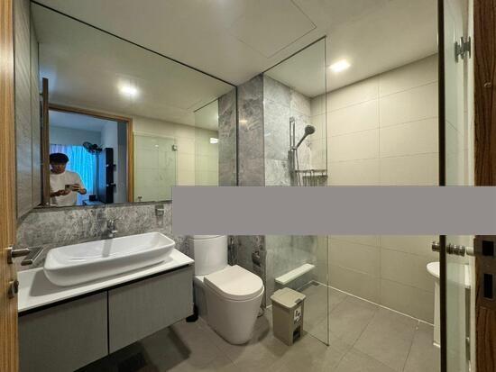 FLO Residence Condominium For Rent, $4,300, 3 Bed 2 Bath 926 sqft $4.64 psf