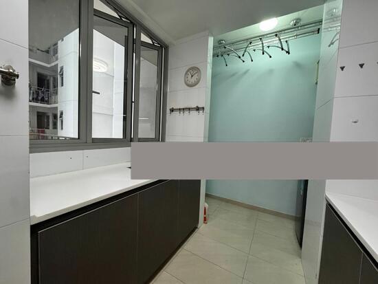 FLO Residence Condominium For Rent, $4,300, 3 Bed 2 Bath 926 sqft $4.64 psf