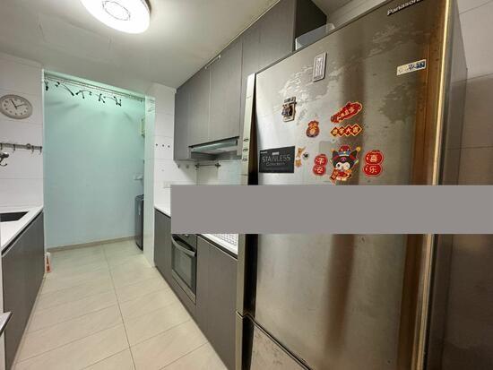 FLO Residence Condominium For Rent, $4,300, 3 Bed 2 Bath 926 sqft $4.64 psf