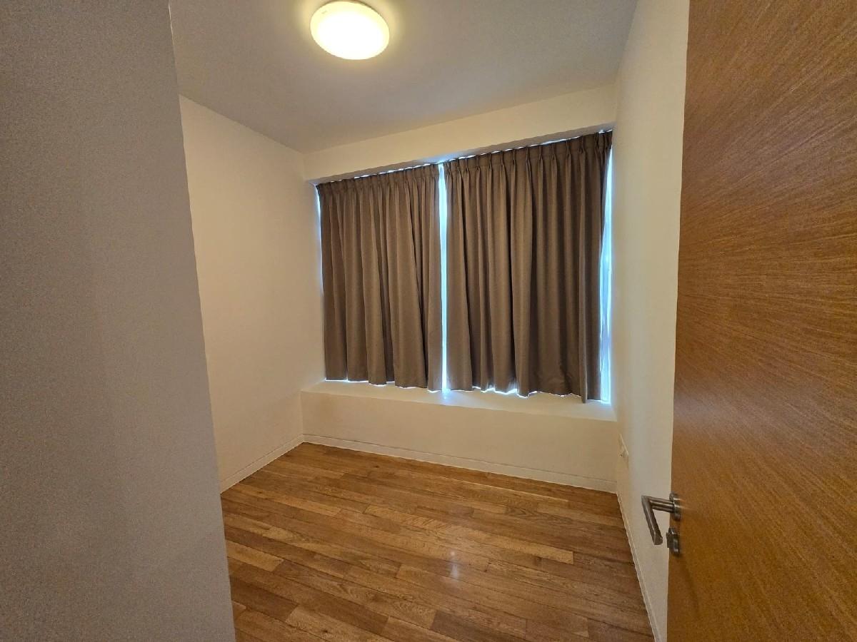 RV Residences Condominium For Rent, $4,800, 2 Bed 2 Bath 678 sqft $7.08 psf