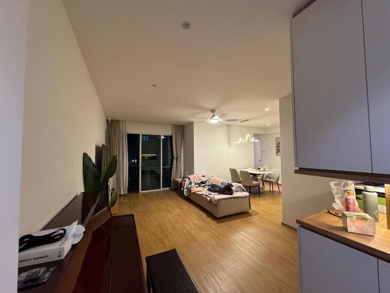 Condominium for Rent: D27, 759075