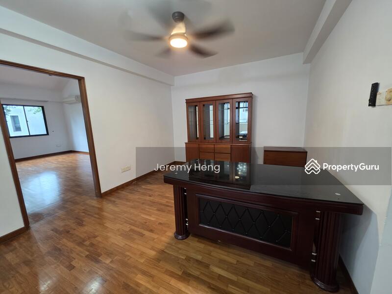 Semi-Detached for Rent: Holland, D10, 278912