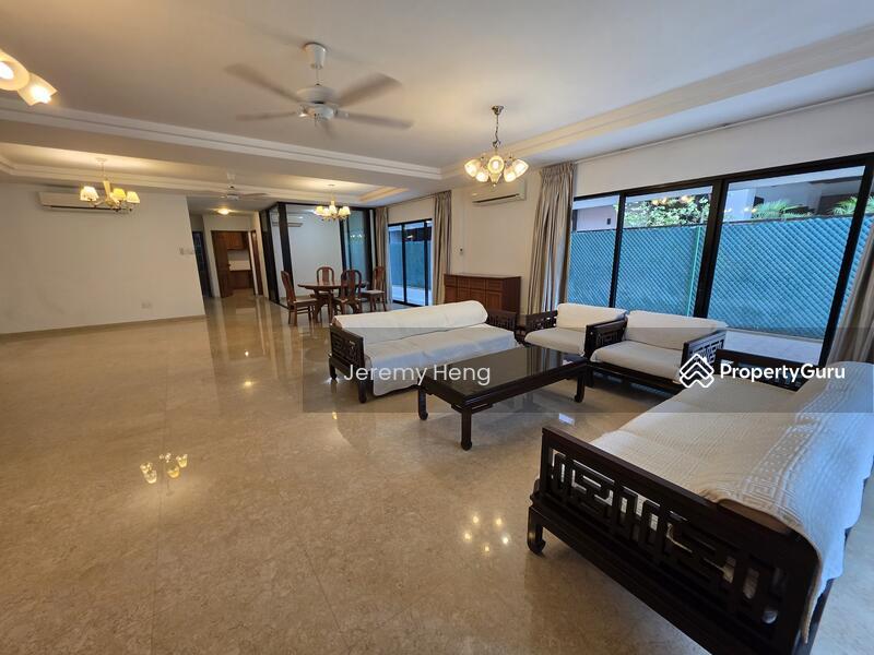 Semi-Detached for Rent: Holland, D10, 278912