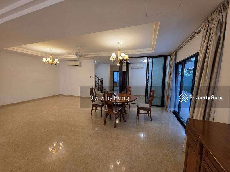 Semi-Detached for Rent: Holland, D10, 278912