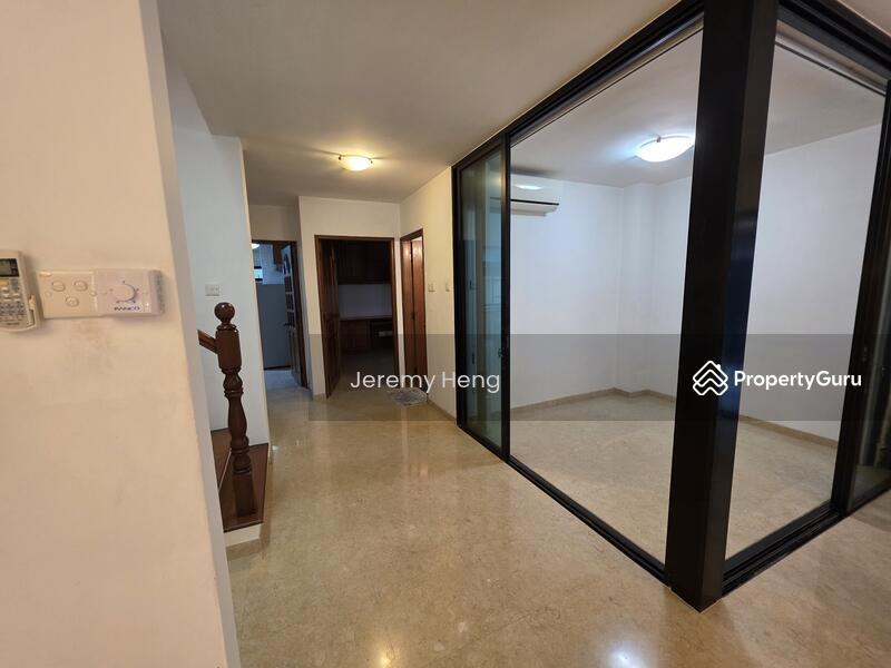 Semi-Detached for Rent: Holland, D10, 278912