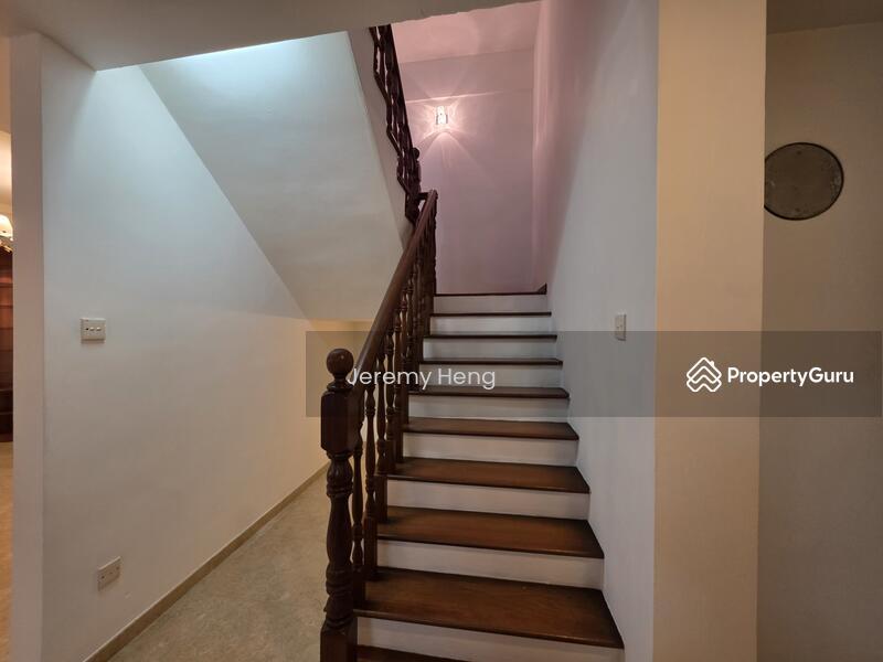 Semi-Detached for Rent: Holland, D10, 278912