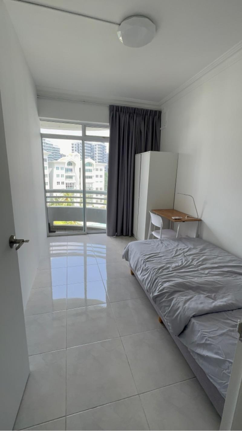 Elias Green Condominium Room Rental, $1,100, 1 Bed 1 Bath 150 sqft $7.33 psf