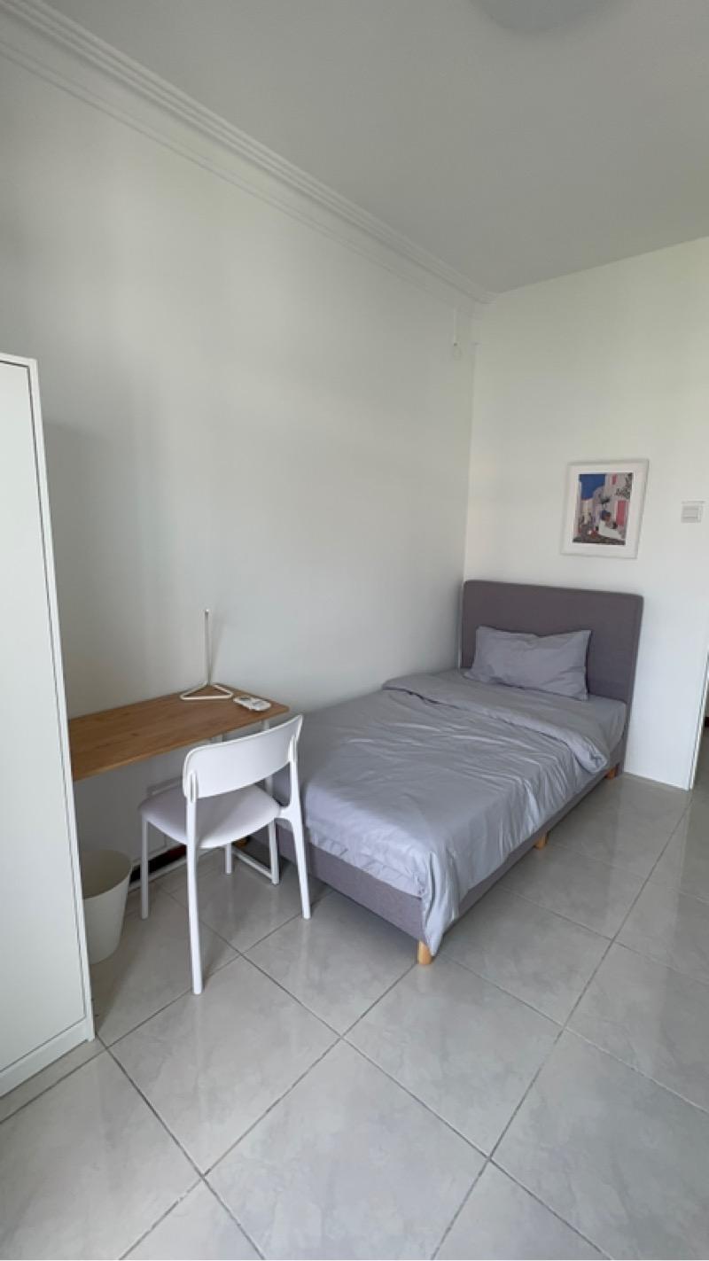 Elias Green Condominium Room Rental, $1,100, 1 Bed 1 Bath 150 sqft $7.33 psf