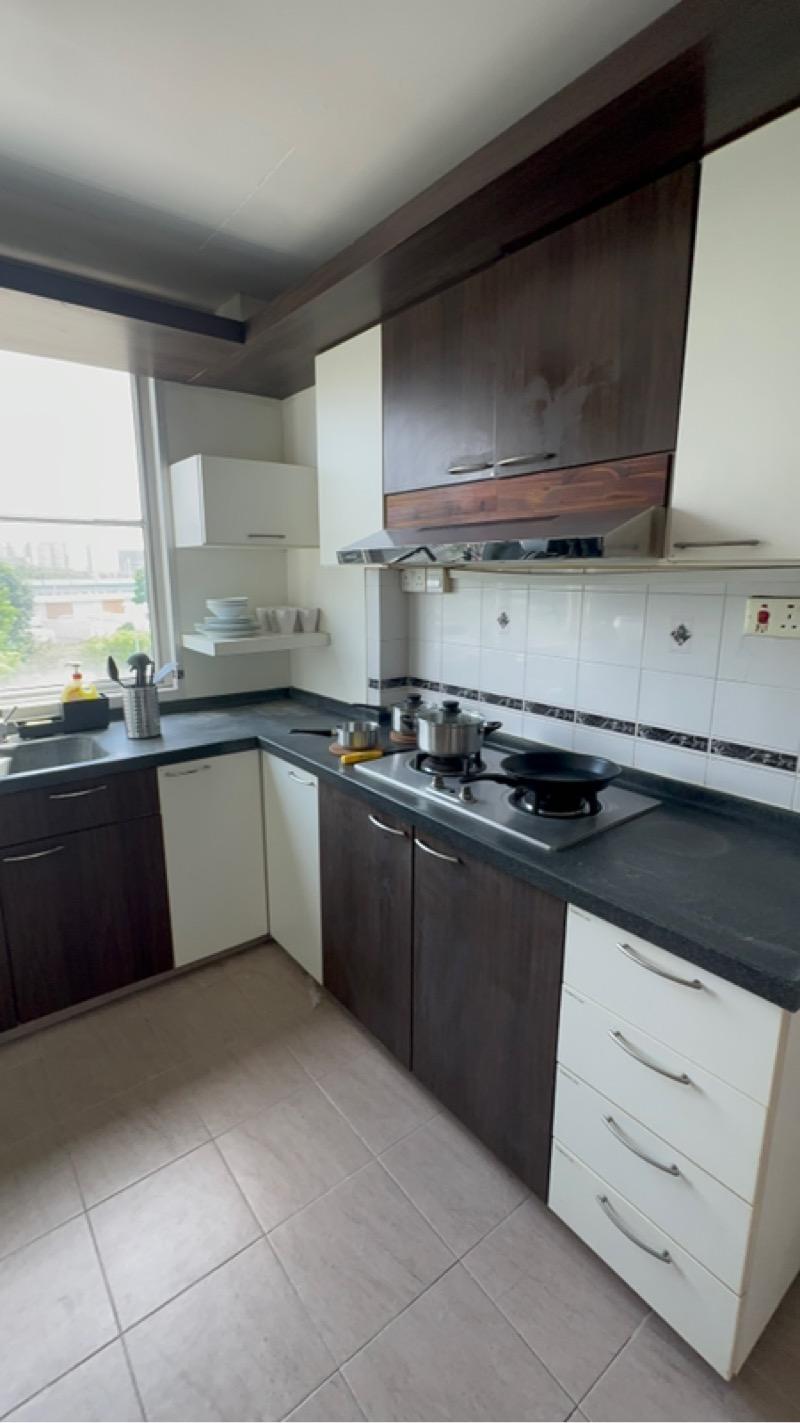 Elias Green Condominium Room Rental, $1,100, 1 Bed 1 Bath 150 sqft $7.33 psf