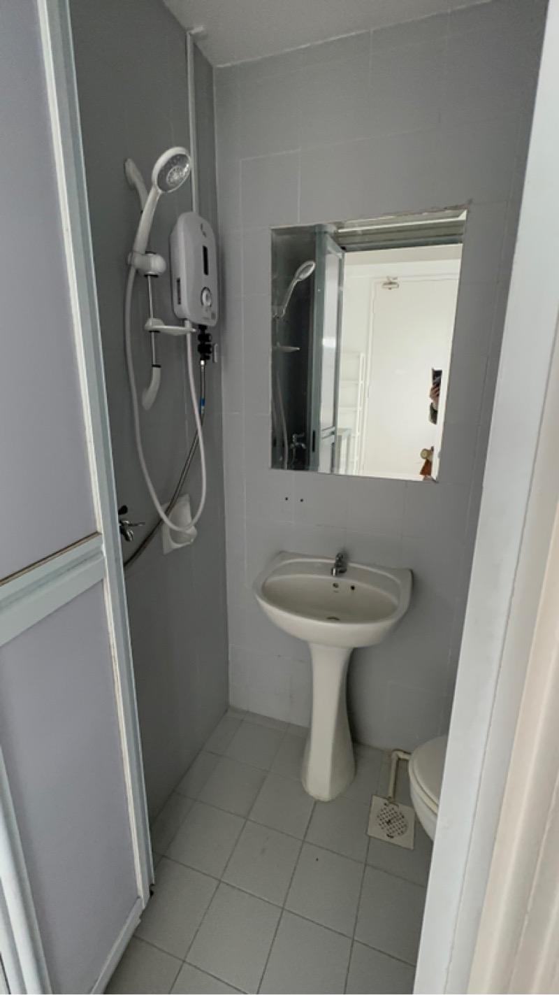 Elias Green Condominium Room Rental, $1,100, 1 Bed 1 Bath 150 sqft $7.33 psf