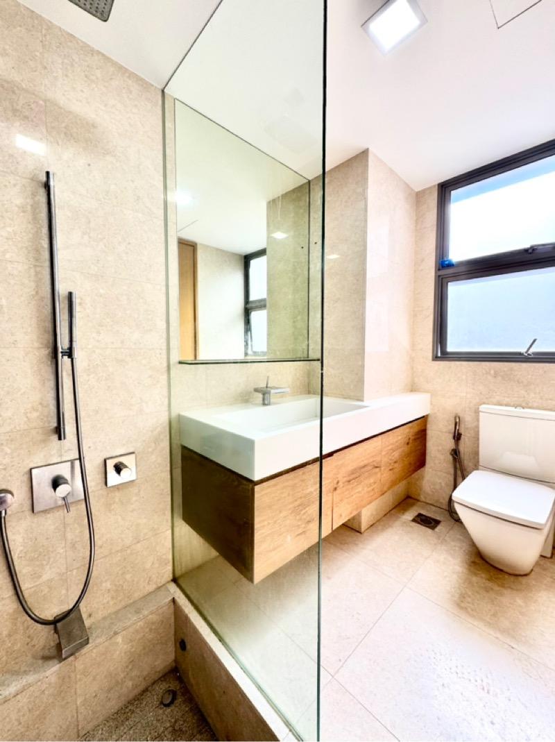 The Lanai Condominium For Rent, $4,100, 2 Bed 2 Bath 958 sqft $4.28 psf