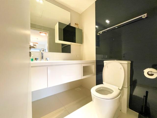 The Interlace Condominium For Rent, $5,500, 2 Bed 2 Bath 1,044 sqft $5.27 psf