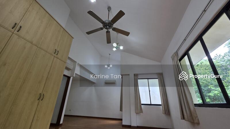Semi-Detached for Rent: Holland, D10, 276000