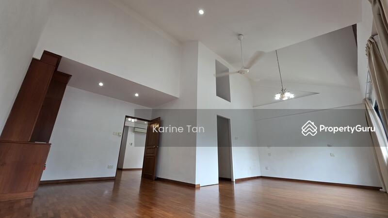 Semi-Detached for Rent: Holland, D10, 276000