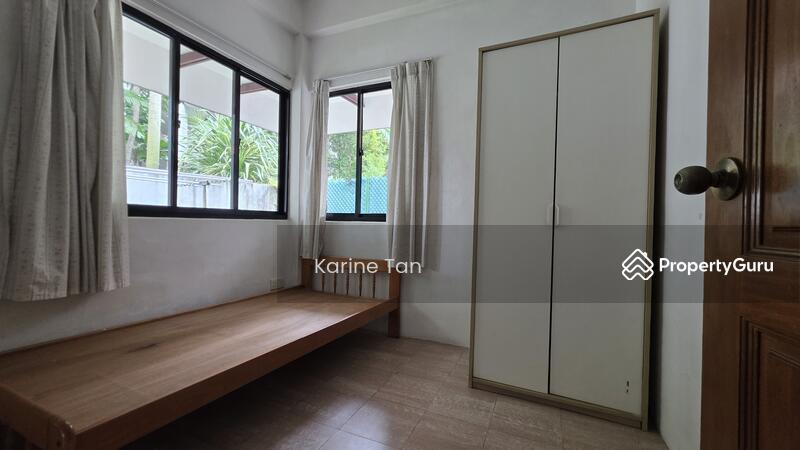 Semi-Detached for Rent: Holland, D10, 276000