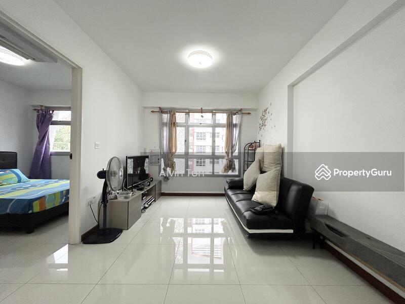 Prop-GPT: HDB Flat: D25 Woodlands 693B Woodlands Avenue 6