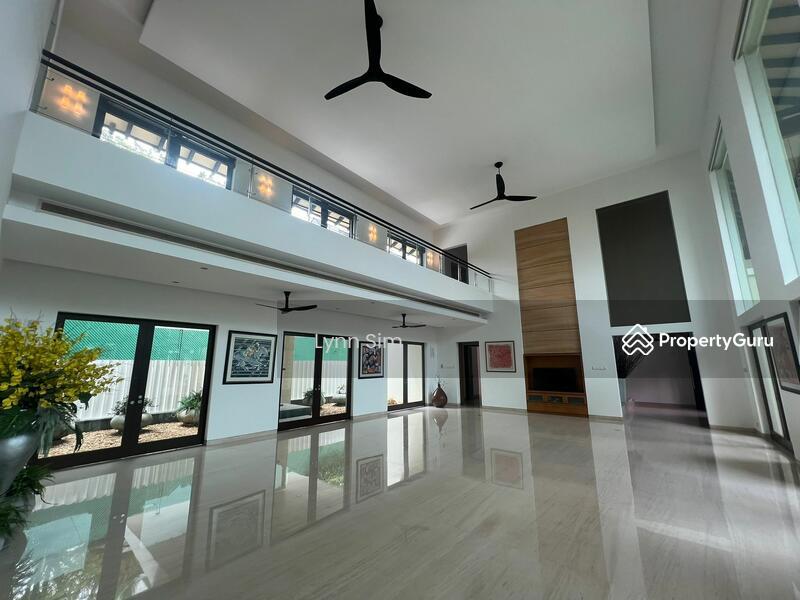 Prop-GPT: Bungalow - Good Class: D10 Holland Huge, Elegant and Renovated GCB