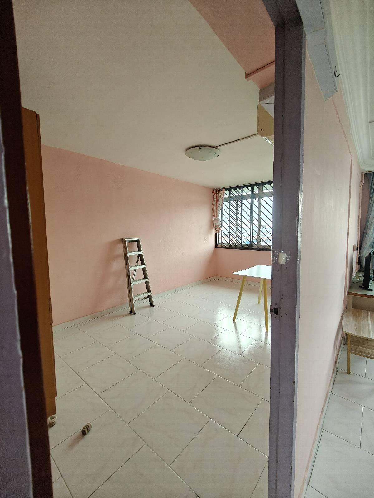 18 Eunos Crescent HDB Apartment For Rent, $2,800, 2 Bed 1 Bath 753 sqft $3.72 psf