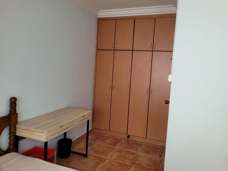 617 Jurong West Street 65 HDB Apartment Room Rental, $1,000, 1 Bed 2 Bath 161 sqft $6.21 psf