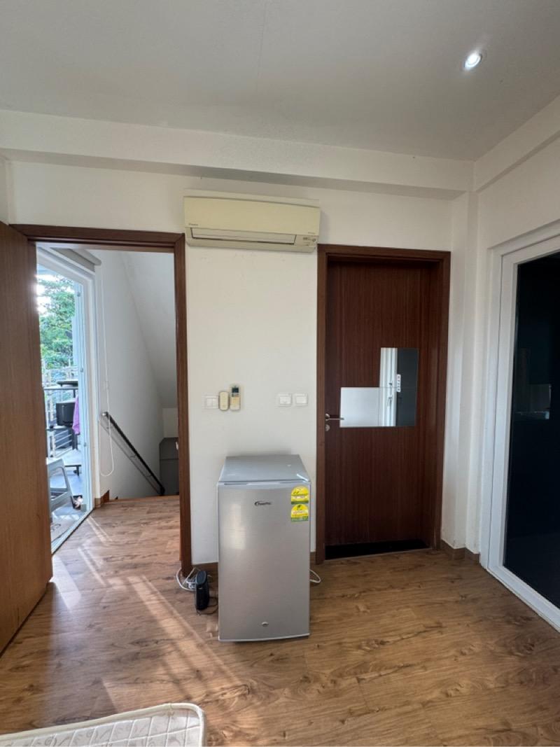 East Village Condominium Room Rental, $2,499, 1 Bed 1 Bath 600 sqft $4.17 psf