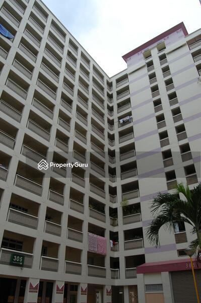 305 Tampines Street 32