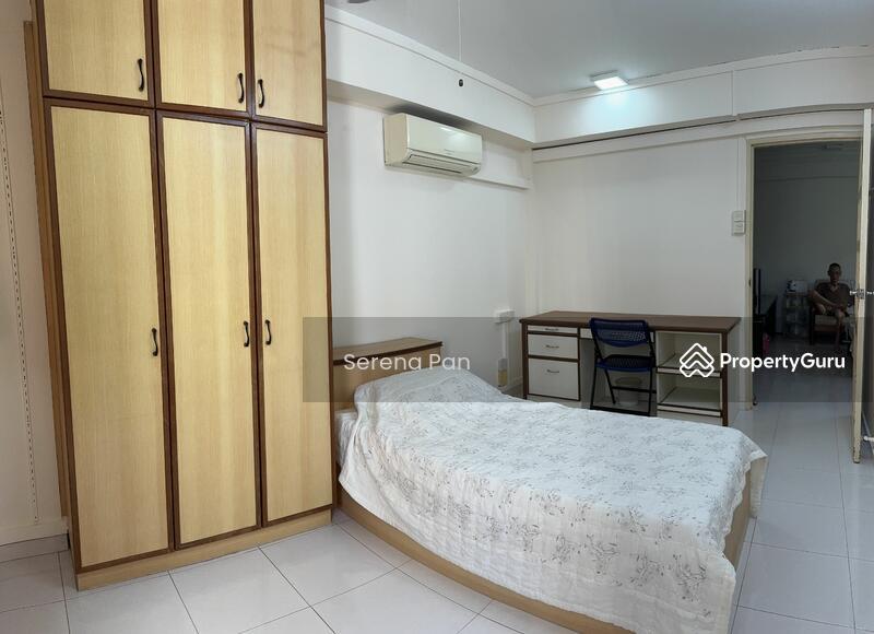 305 Tampines Street 32