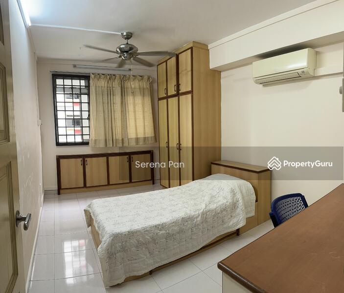 305 Tampines Street 32