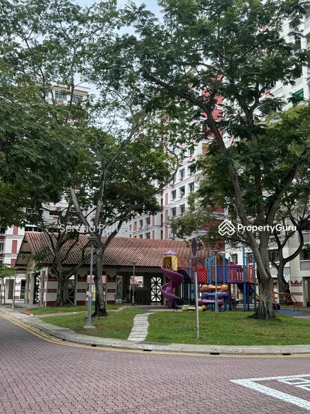 305 Tampines Street 32