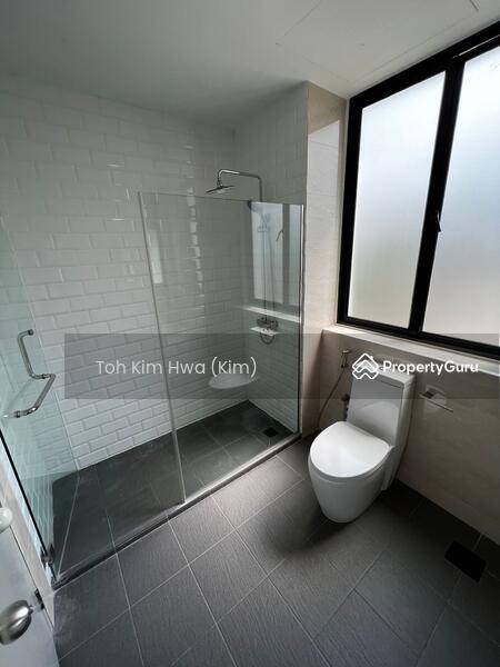 Prop-GPT: Condominium: D21 Upper Bukit Timah Spacious 3 Bedroom Condo Beside King Albert Park Mrt!