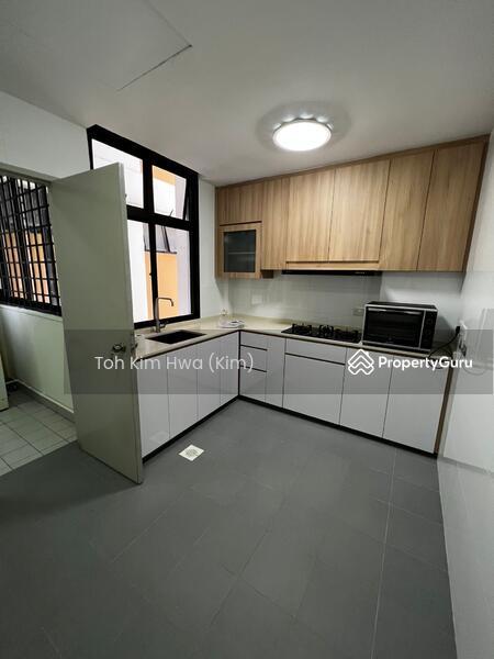 Spacious 3 Bedroom Condo Beside King Albert Park Mrt!