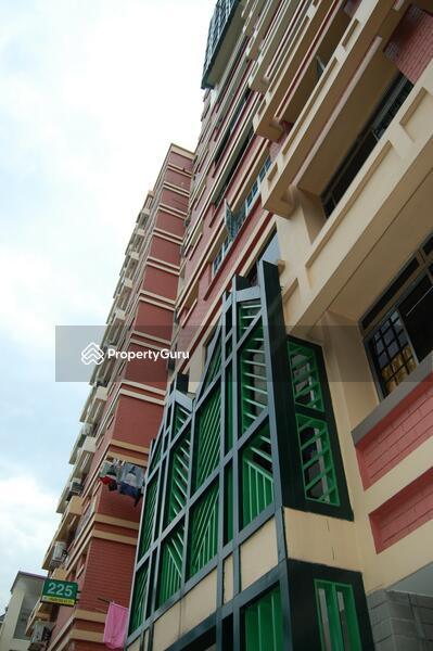 225 Pasir Ris Street 21