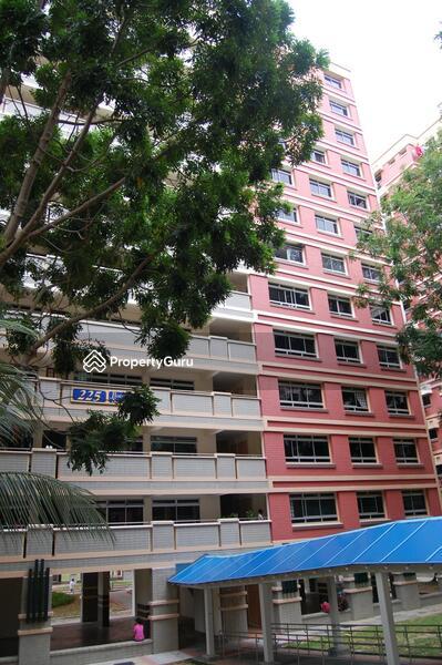 225 Pasir Ris Street 21