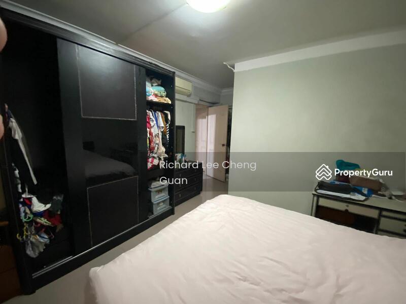 Prop-GPT: HDB Flat: D22 Boon Lay 849 Jurong West Street 81