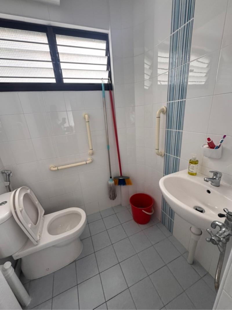 311 Hougang Avenue 5 HDB Apartment For Rent, $2,600, 2 Bed 2 Bath 731 sqft $3.56 psf