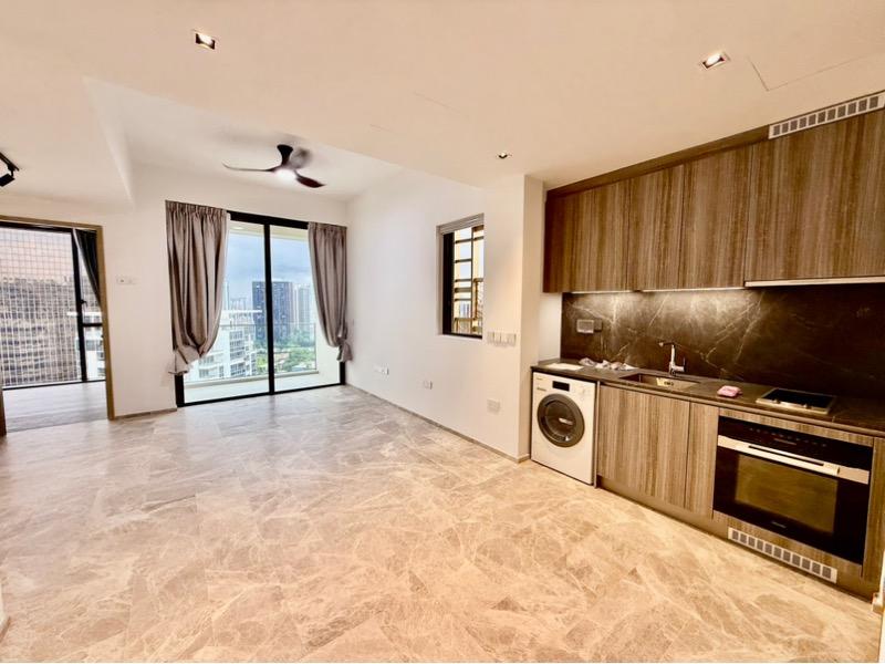 Prop-GPT: Condominium: D09 Cairnhill Klimt Cairnhill
