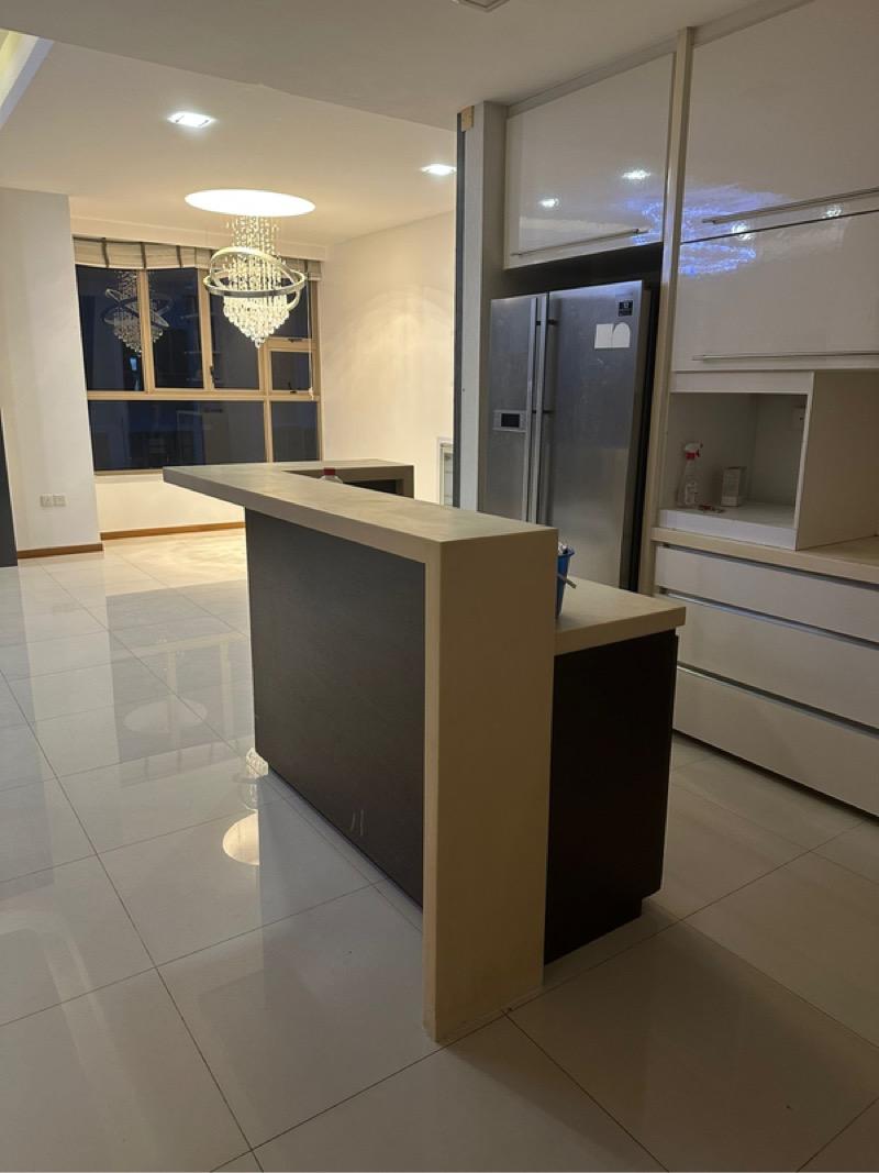 The Waterline Apartment For Rent, $8,5005 Bath 2,980 sqft $2.85 psf