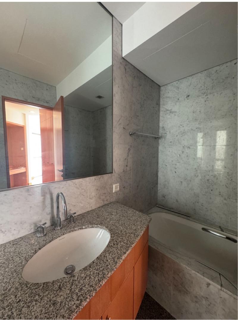 The Edge on Cairnhill Condominium For Rent, $11,300, 4 Bed 5 Bath 2,131 sqft $5.30 psf