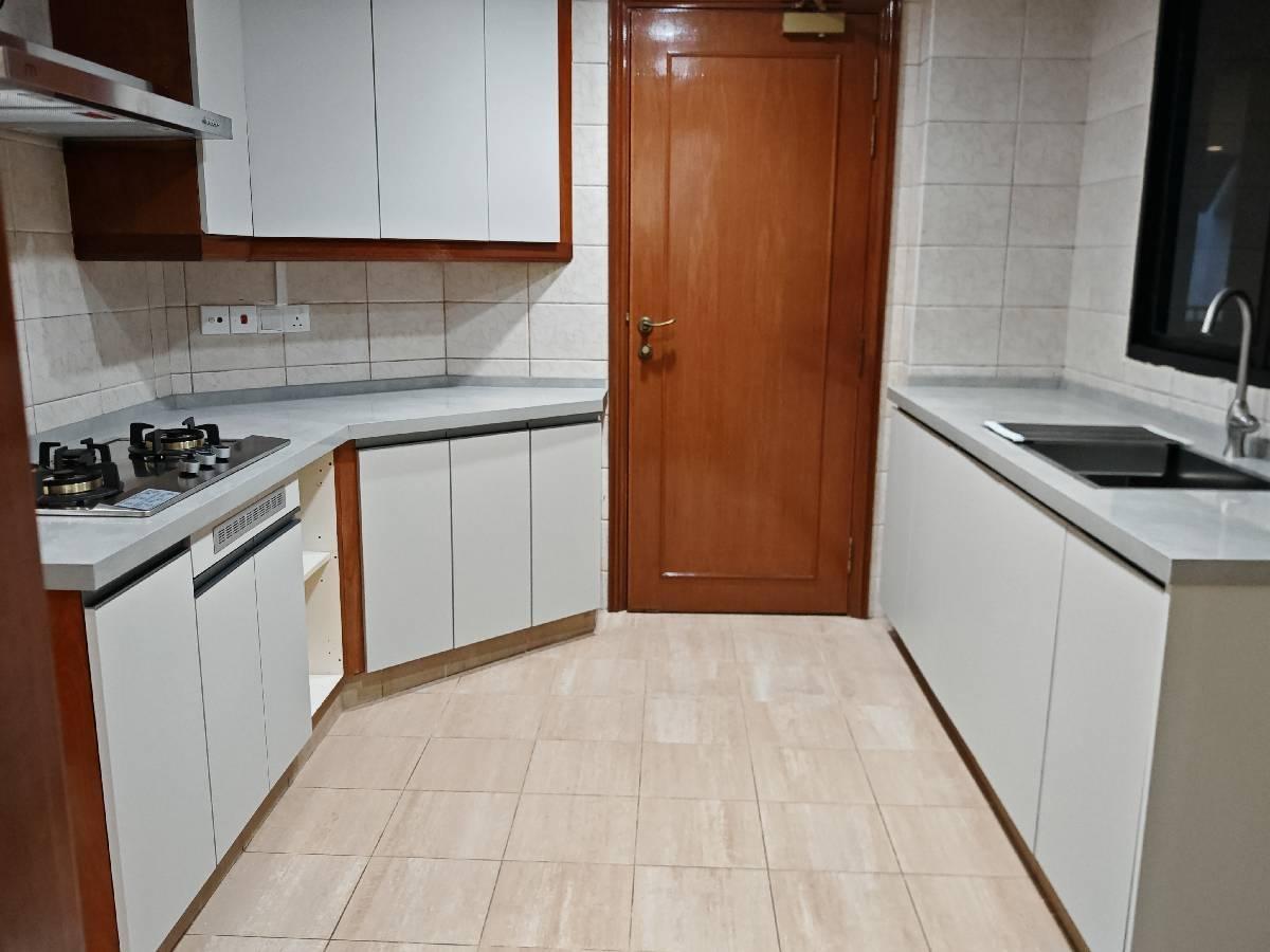 Glendale Park Condominium For Rent, $5,800, 3 Bed 3 Bath 1,313 sqft $4.42 psf