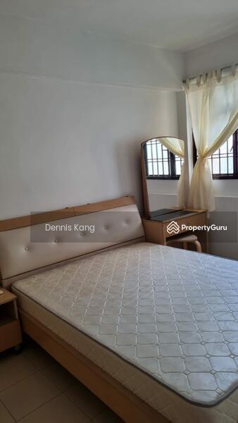 Prop-GPT: HDB Flat: D27 Yishun 752 Yishun Street 72