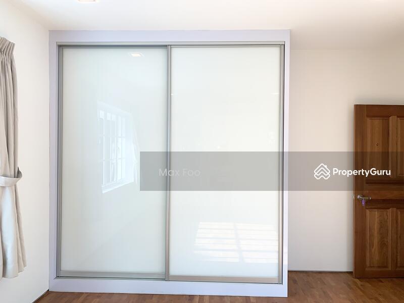 Apartment for Rent: Holland, D10, 279000