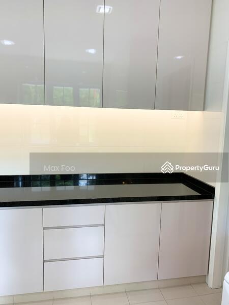 Apartment for Rent: Holland, D10, 279000