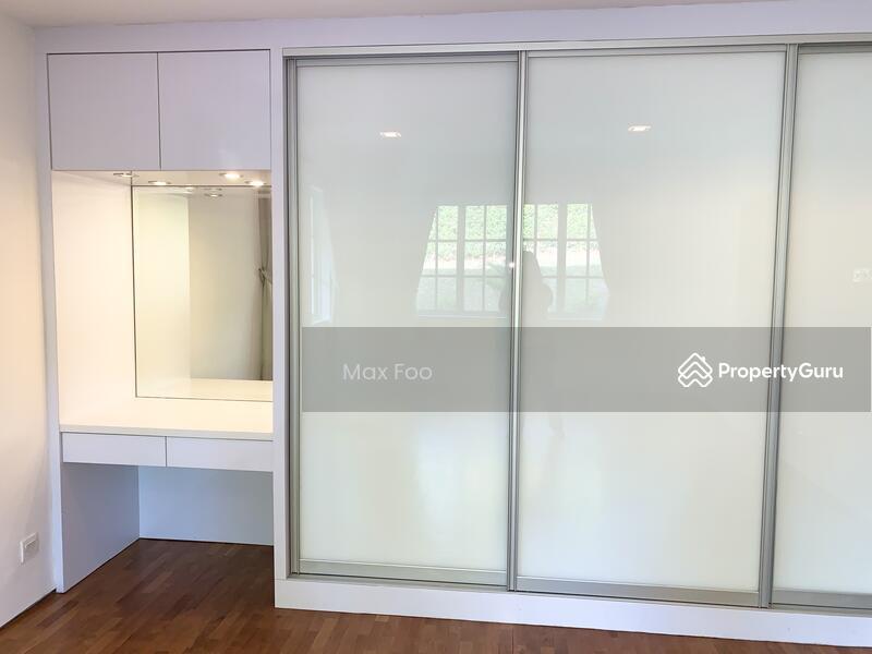 Apartment for Rent: Holland, D10, 279000